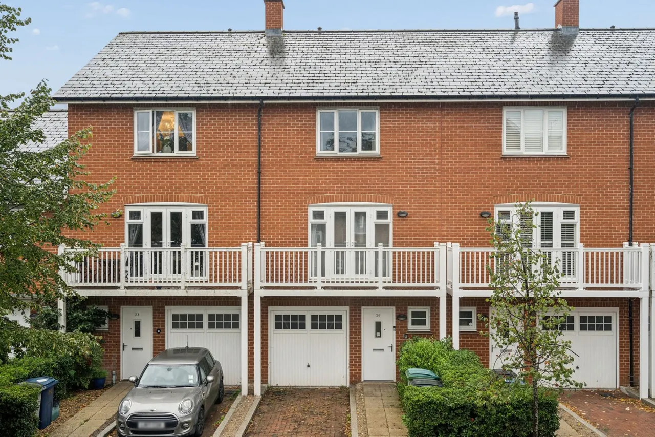 3 bed house for sale, Chequers Avenue, High Wycombe, HP11