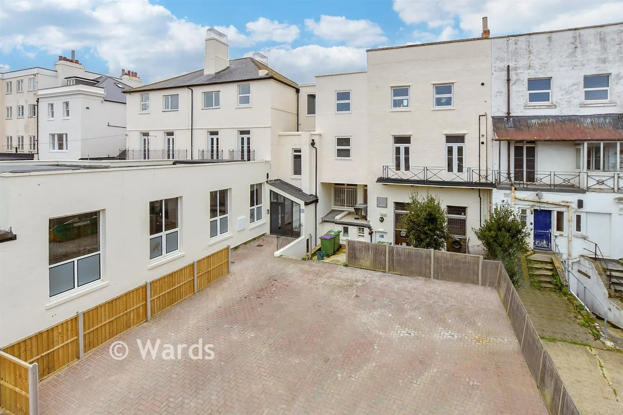 3 bed flat for sale, Pleydell Gardens, Folkestone, CT20