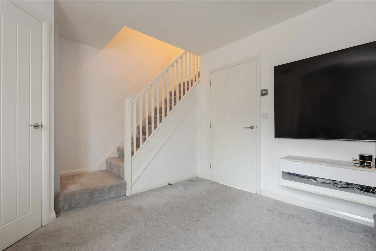 Stainton Drive, Middleton, M24, photo 4