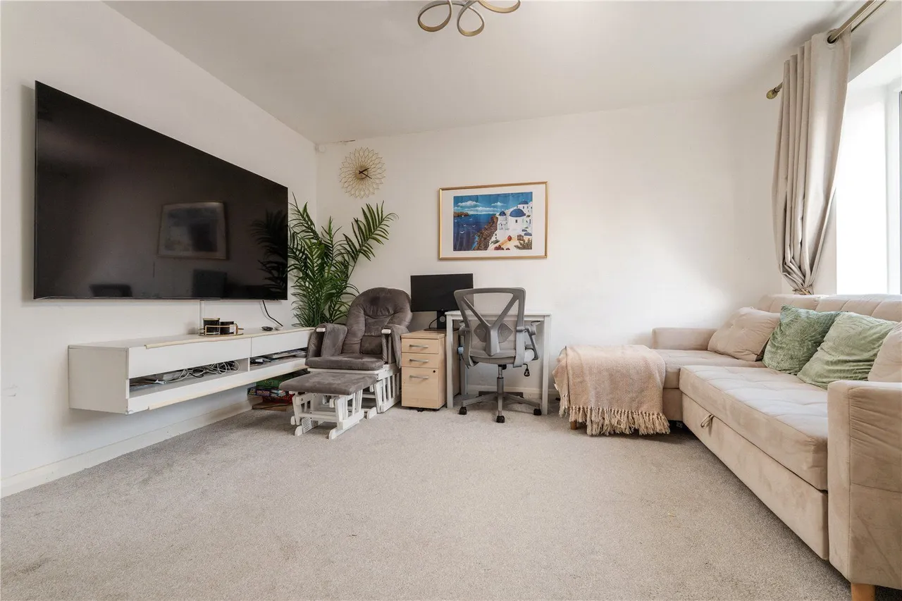 Stainton Drive, Middleton, M24, photo 6