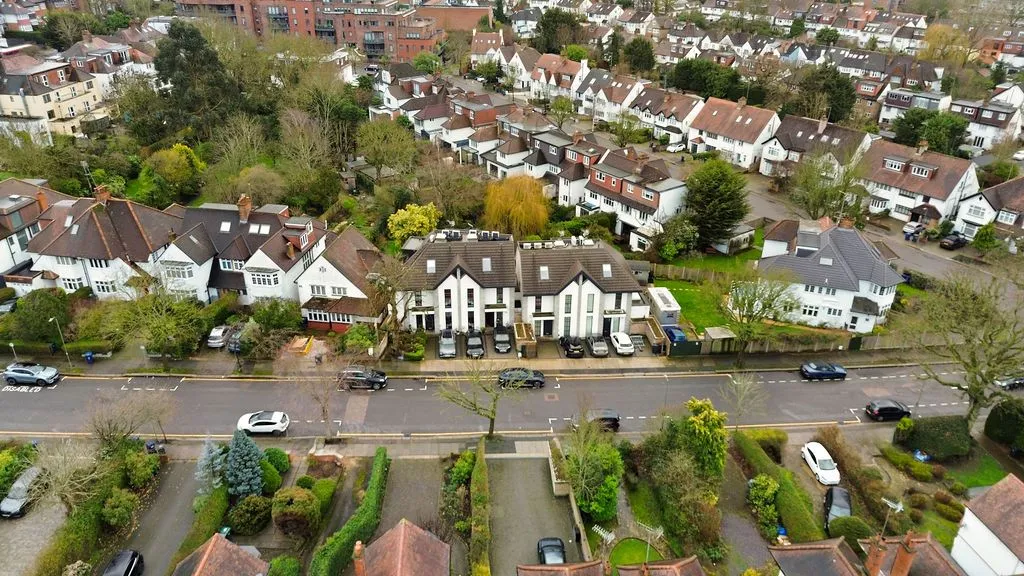 Wycombe Gardens, London, NW11, photo 53