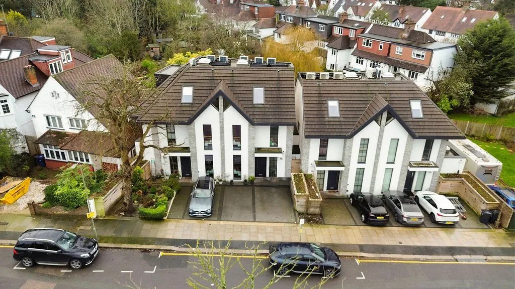 Wycombe Gardens, London, NW11, photo 54