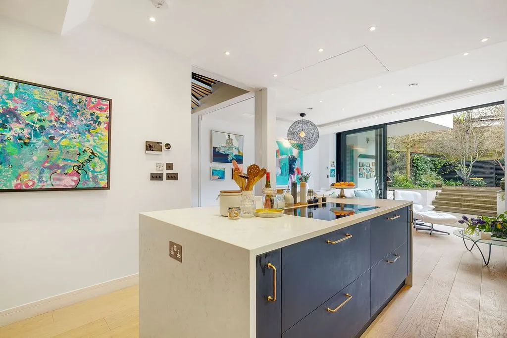 Wycombe Gardens, London, NW11, photo 16