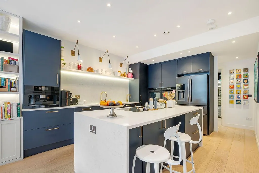 Wycombe Gardens, London, NW11, photo 12