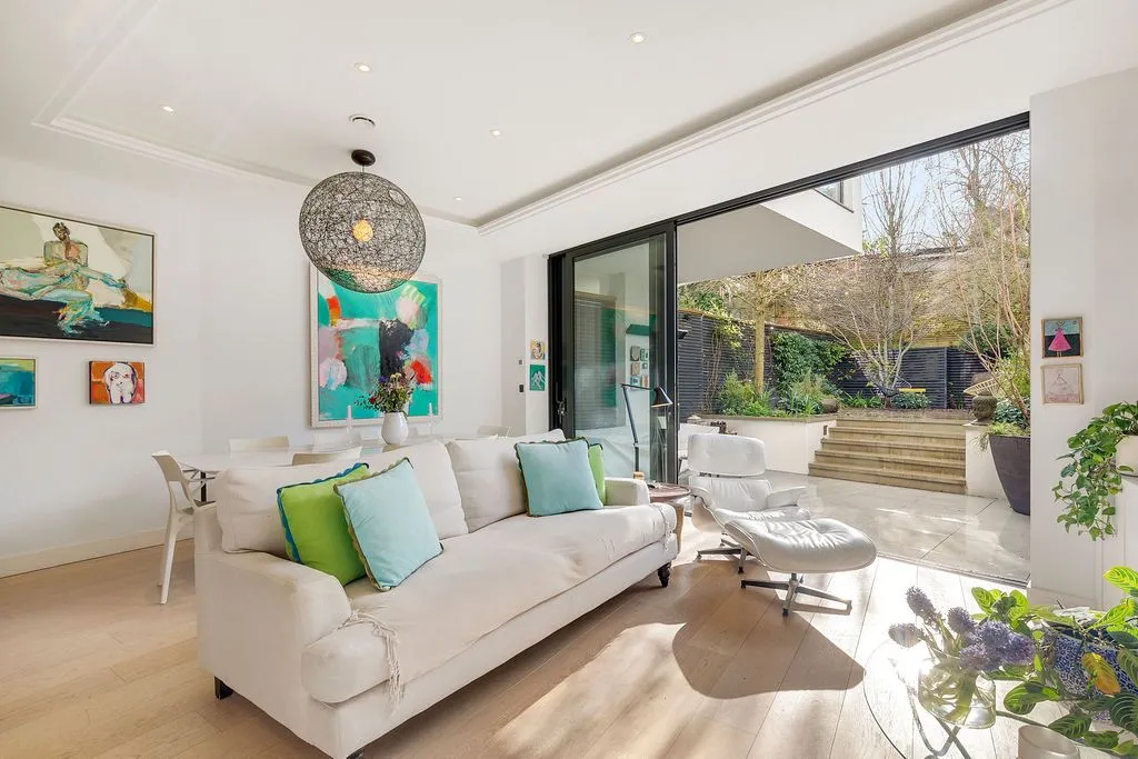 Wycombe Gardens, London, NW11, photo 5