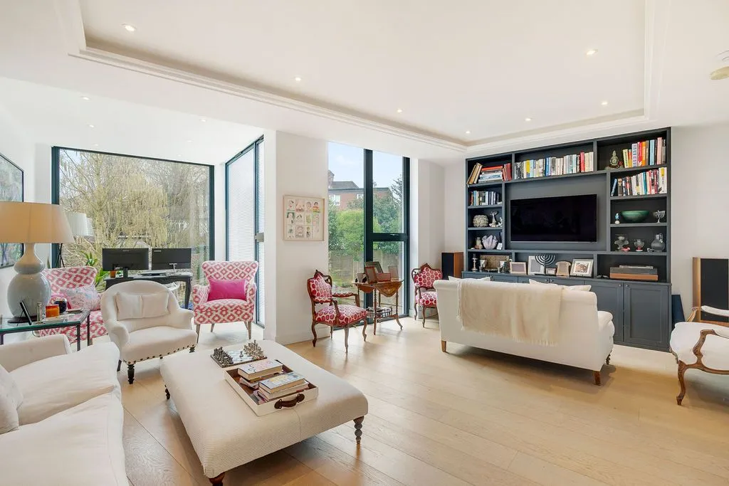 Wycombe Gardens, London, NW11, photo 30