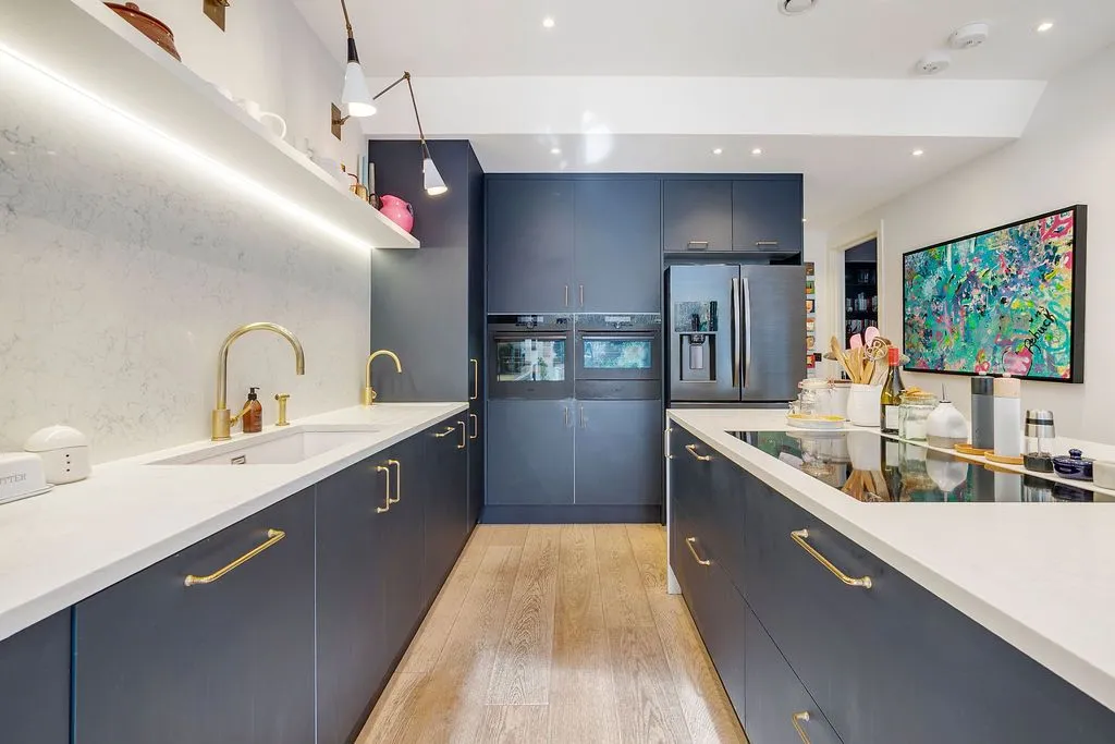 Wycombe Gardens, London, NW11, photo 14