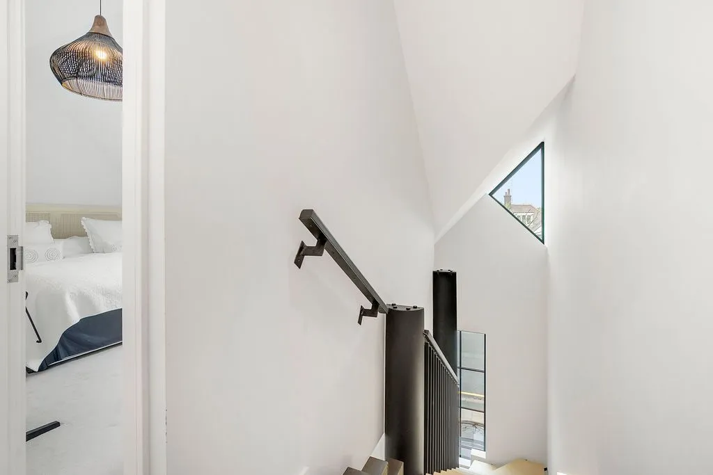 Wycombe Gardens, London, NW11, photo 47