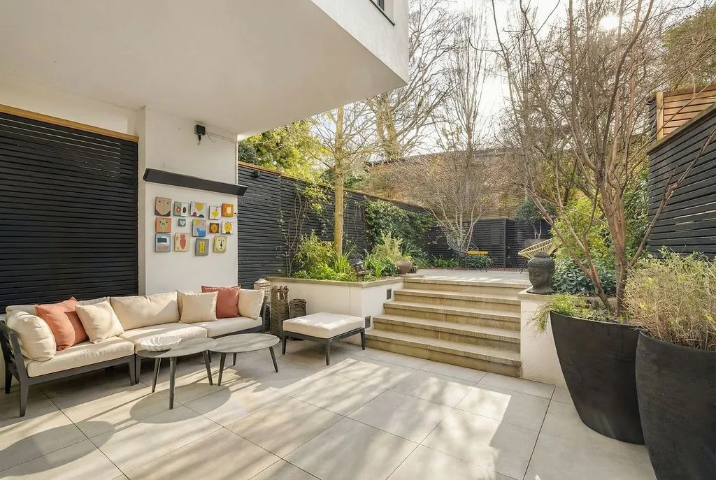 Wycombe Gardens, London, NW11, photo 4