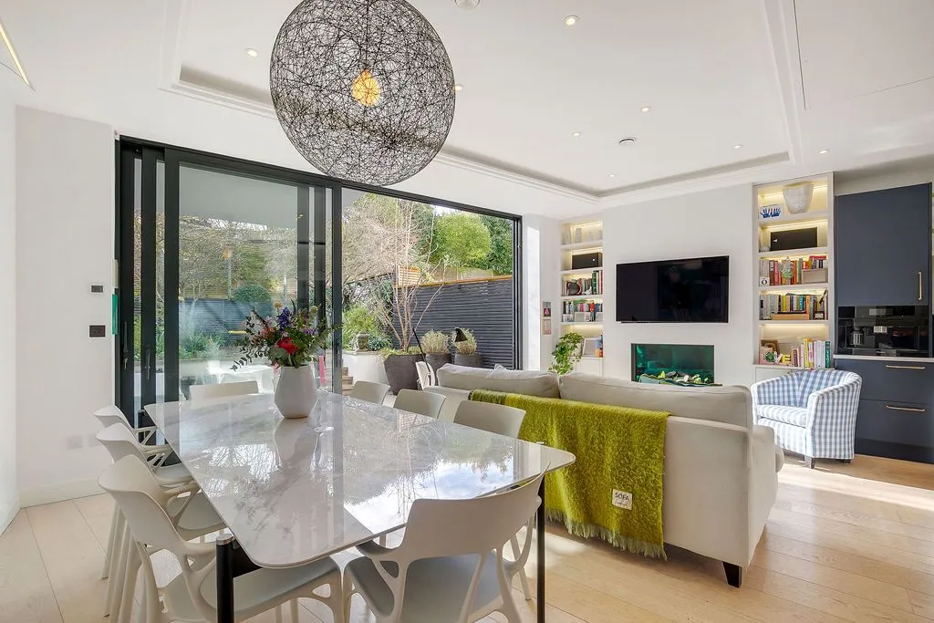 Wycombe Gardens, London, NW11, photo 21