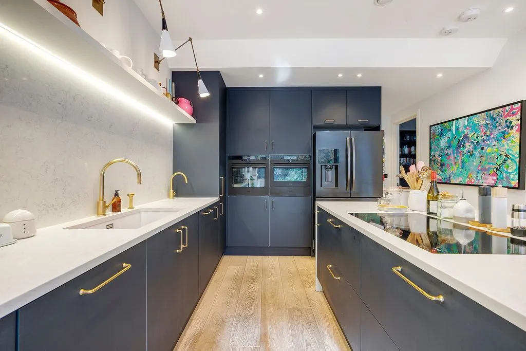 Wycombe Gardens, London, NW11, photo 11