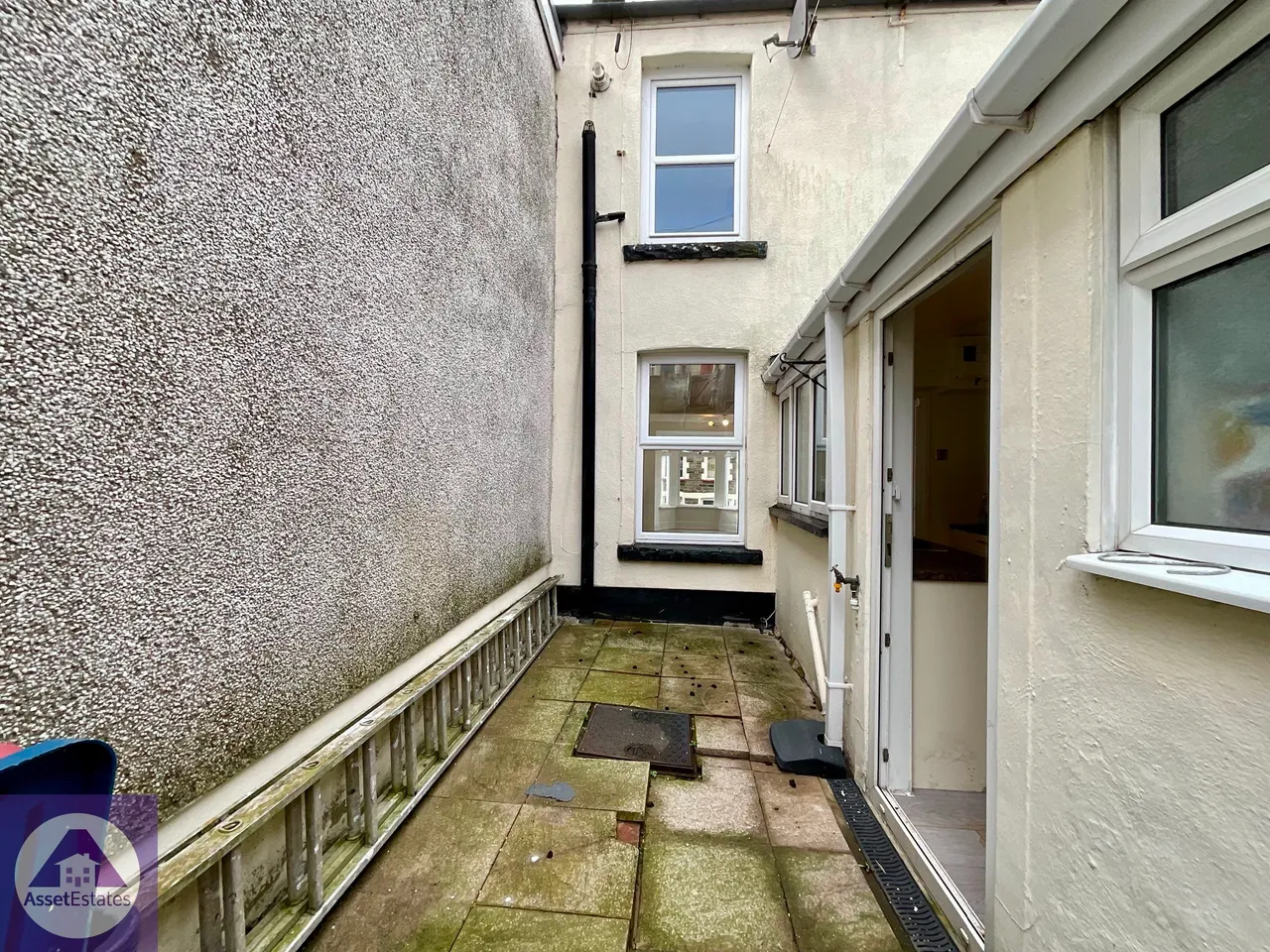 Richmond Road, Six Bells, photo 17