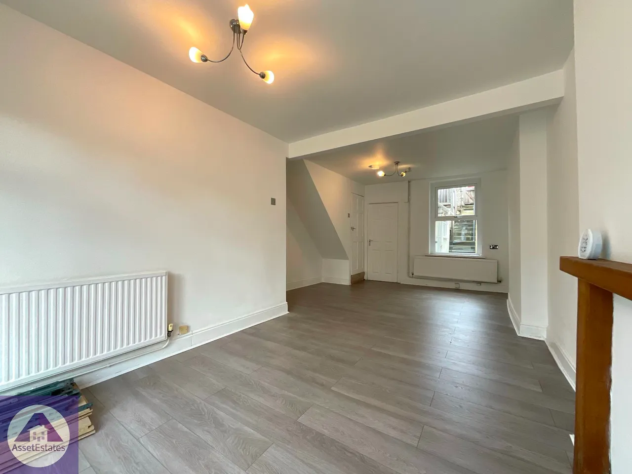Richmond Road, Six Bells, photo 5