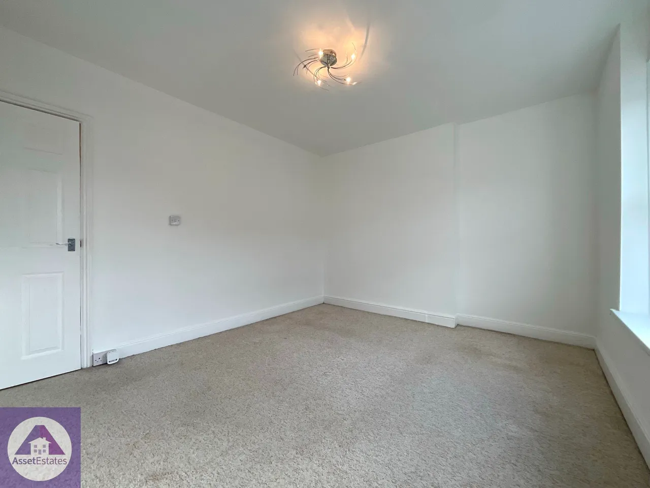 Richmond Road, Six Bells, photo 12