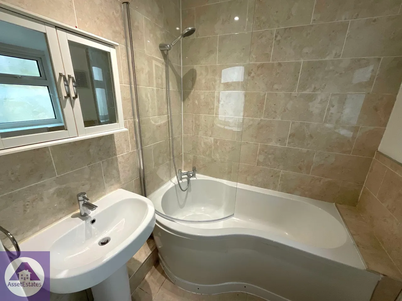 Richmond Road, Six Bells, photo 3