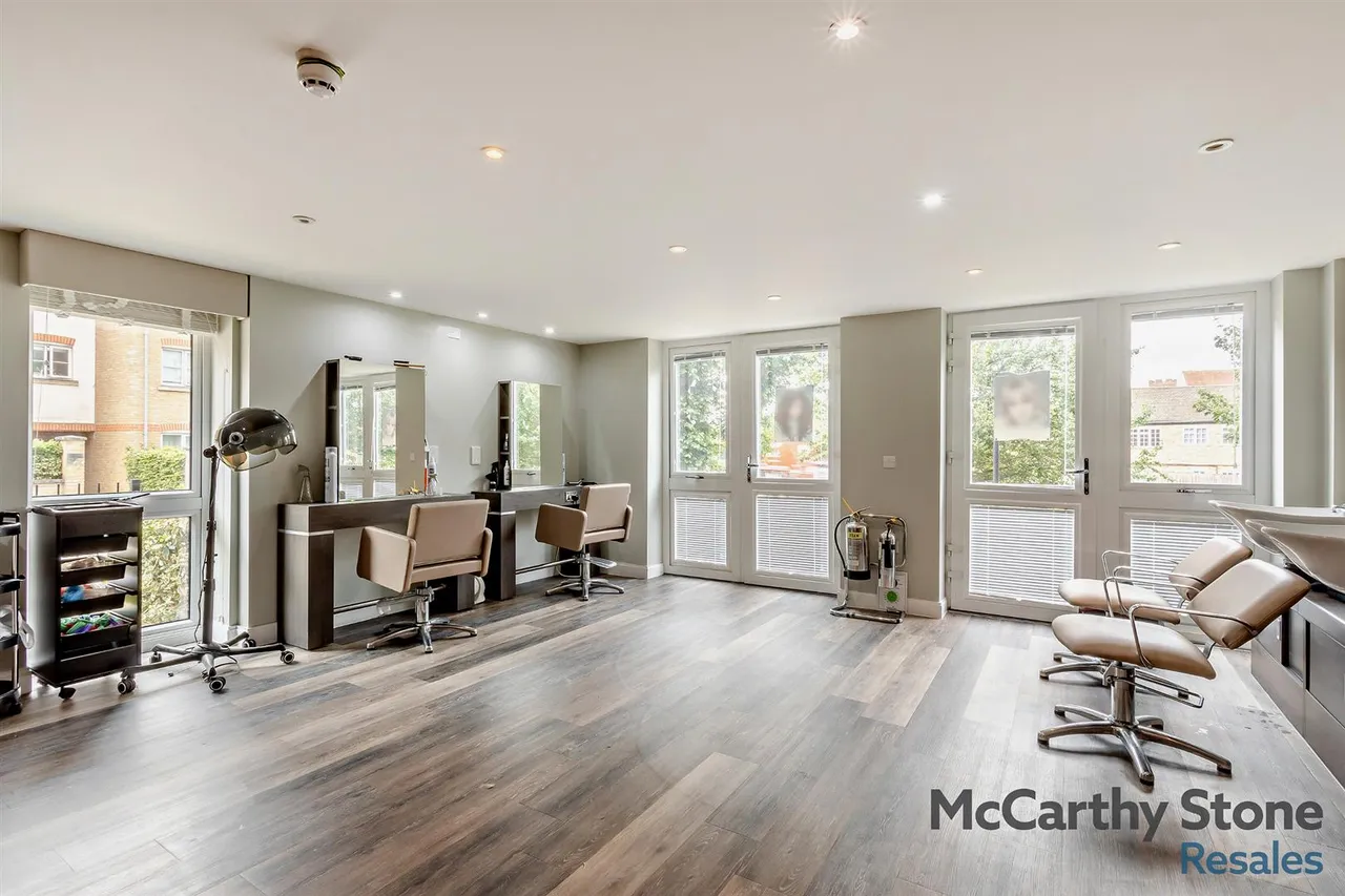 Pegs Lane, Hertford, SG13, photo 18