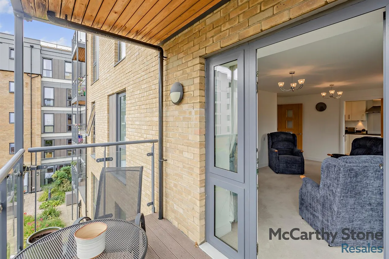 Pegs Lane, Hertford, SG13, photo 3