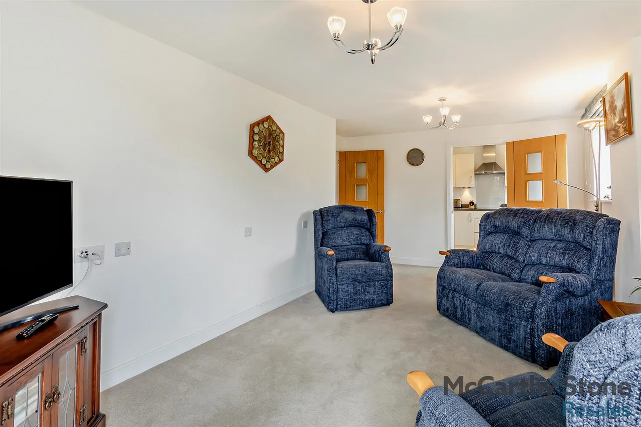 Pegs Lane, Hertford, SG13, photo 7