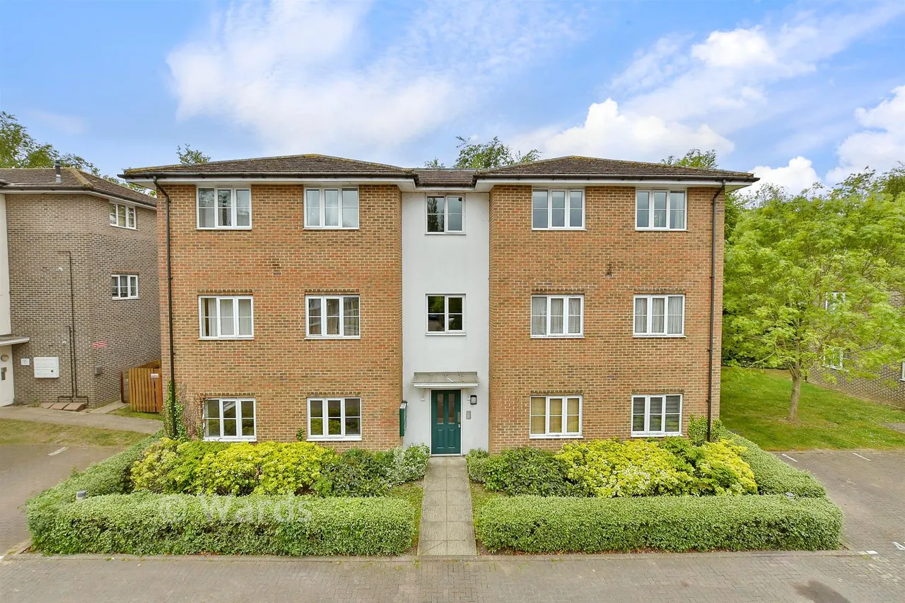 2 bed flat for sale, Stanley Court, Gillingham, ME7