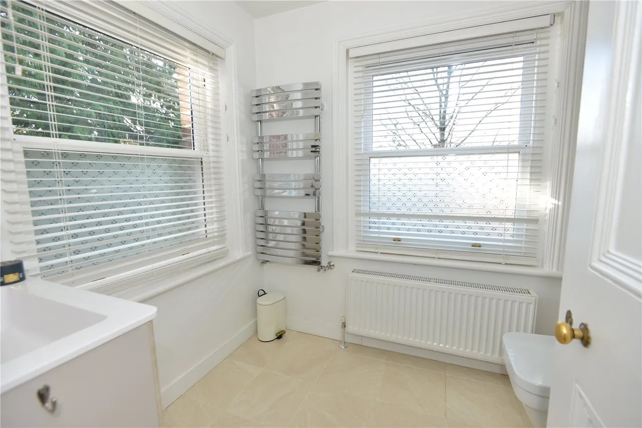 Victoria Road, Fordingbridge, Hampshire, SP6 1DD, photo 13