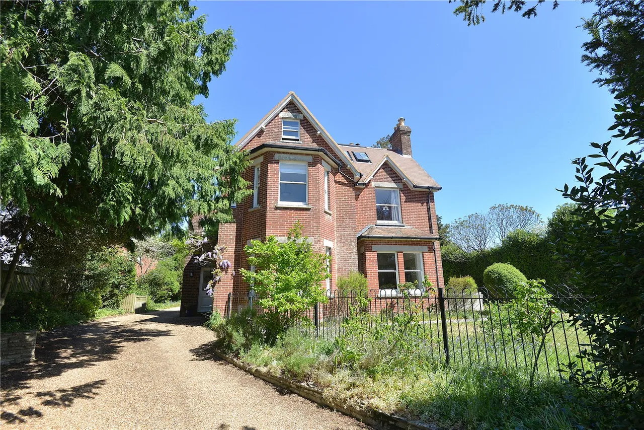 Victoria Road, Fordingbridge, Hampshire, SP6 1DD, photo 2