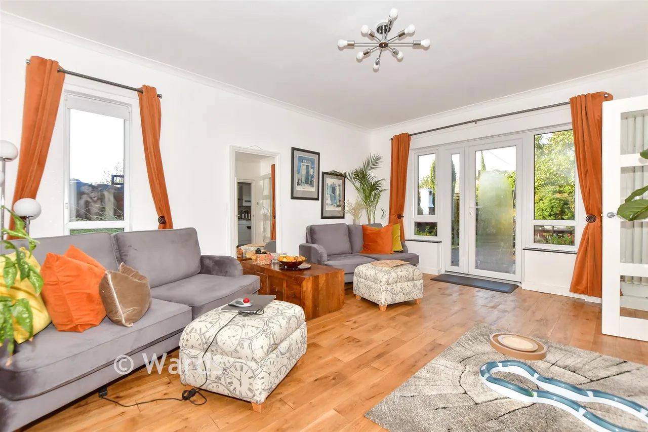 Dover Road, Guston, CT15, photo 3