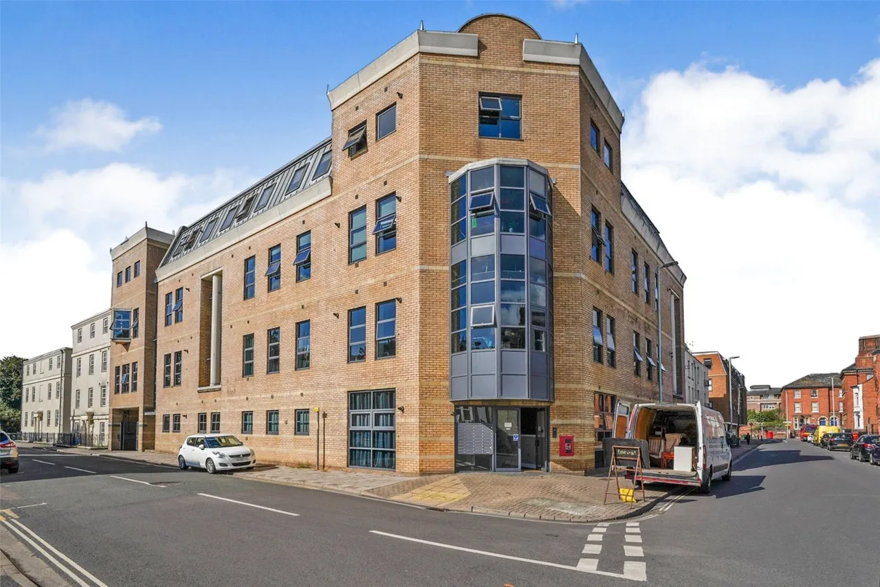 Fitzalan House, Park Road, GLOUCESTER, GL1, photo 2