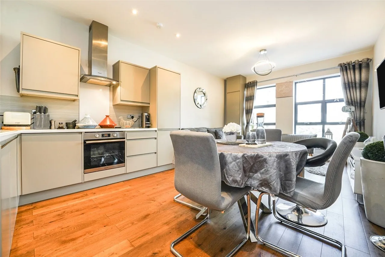 2 bed flat for sale — Fitzalan House, Park Road, GLOUCESTER, GL1