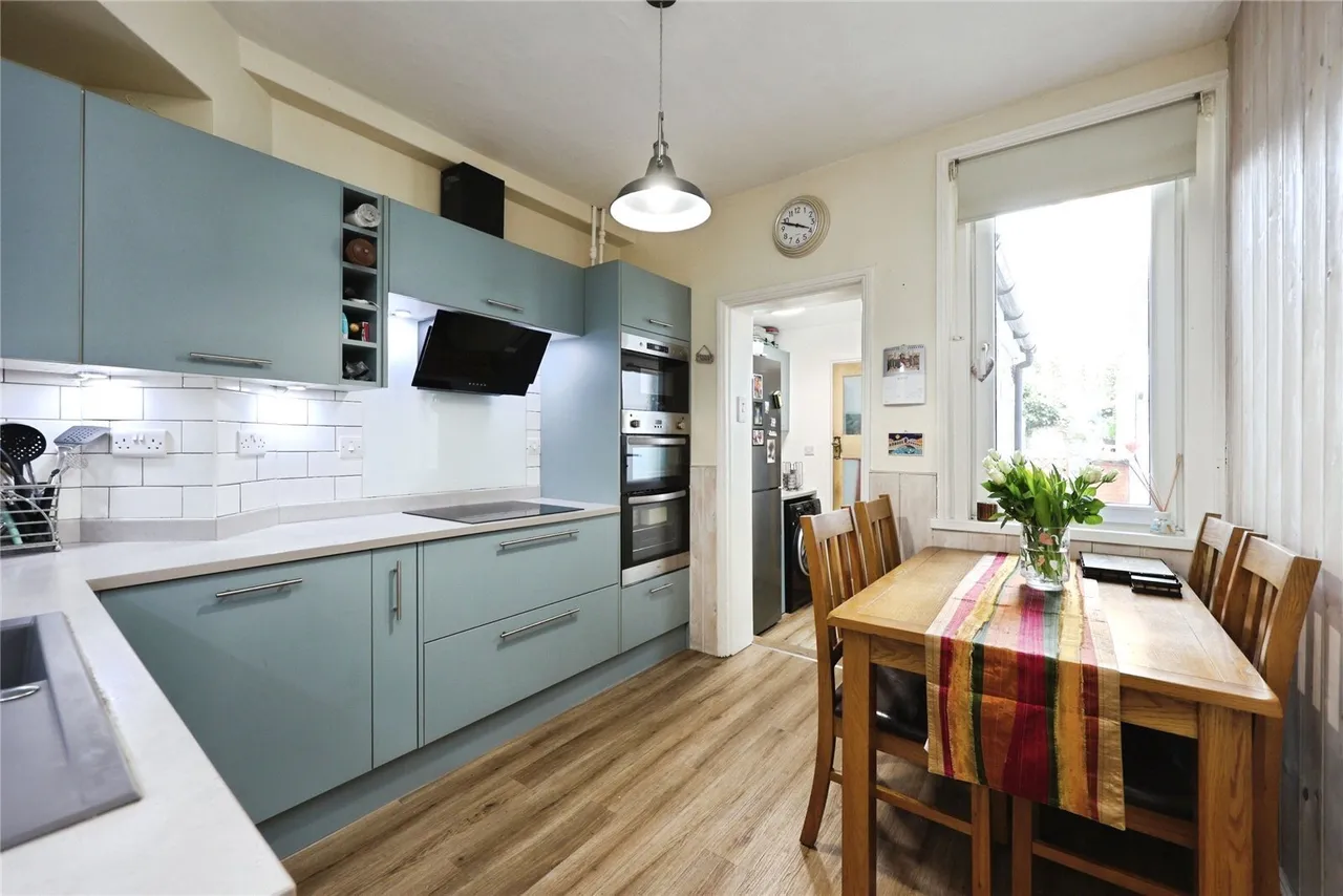 3 bed house for sale, Castle Street, PO32