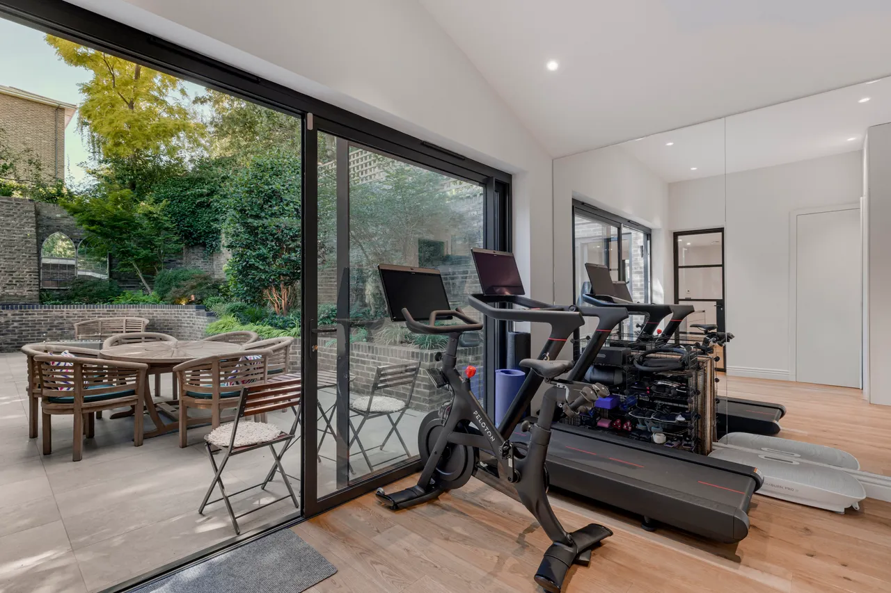 Hillside Close, St John's Wood, London, photo 8