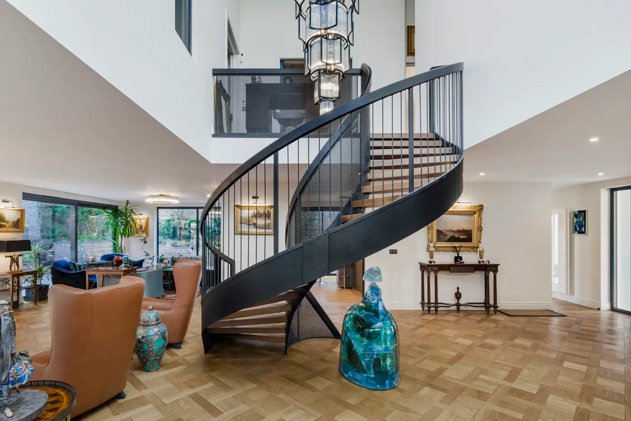 Hillside Close, St John's Wood, London, photo 3