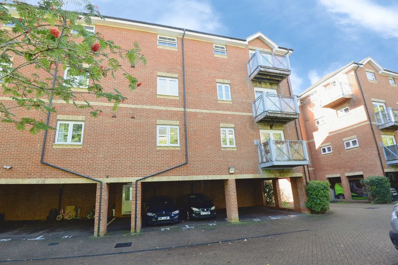 Coopers Rise, High Wycombe, HP13, photo 12