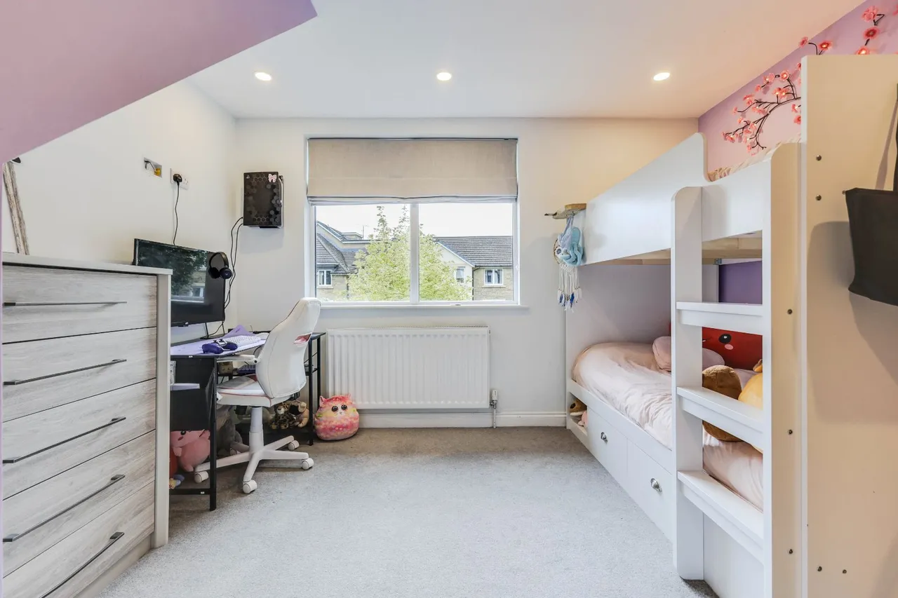 Rufford Ridge, Yeadon, LS19, photo 9