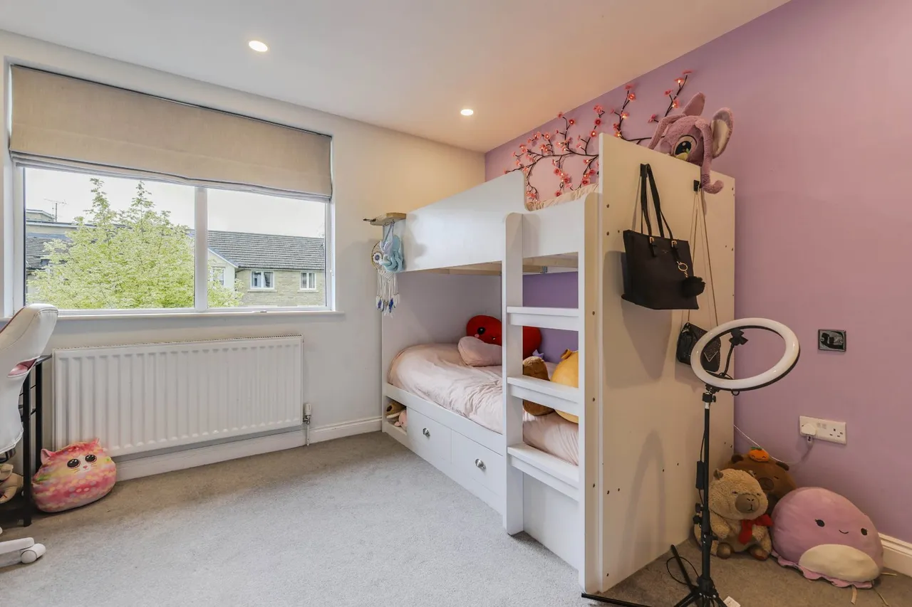 Rufford Ridge, Yeadon, LS19, photo 10