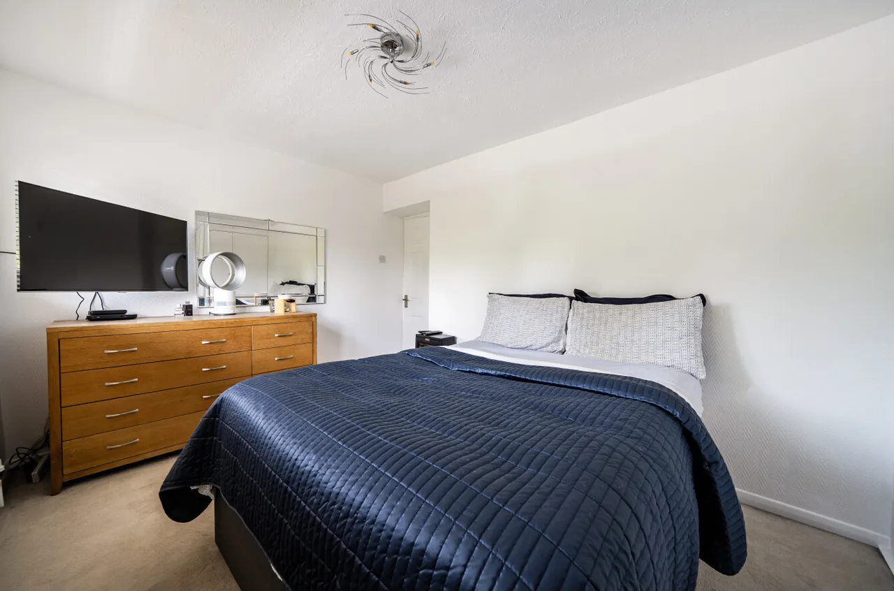Sheridan Road, Frimley, GU16, photo 7