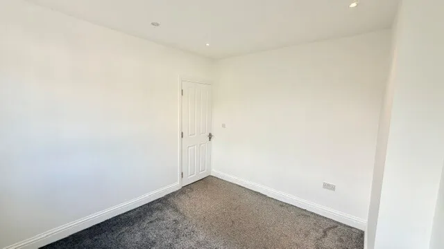 Squirrels Heath Road, Romford, RM3 0LU, photo 10