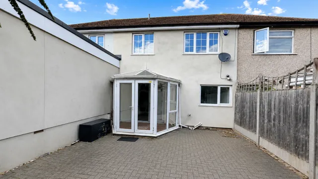 Squirrels Heath Road, Romford, RM3 0LU, photo 14
