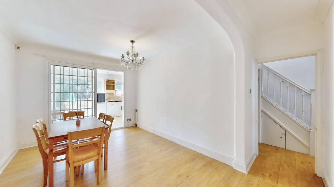 Kings Avenue, Greenford, UB6, photo 8