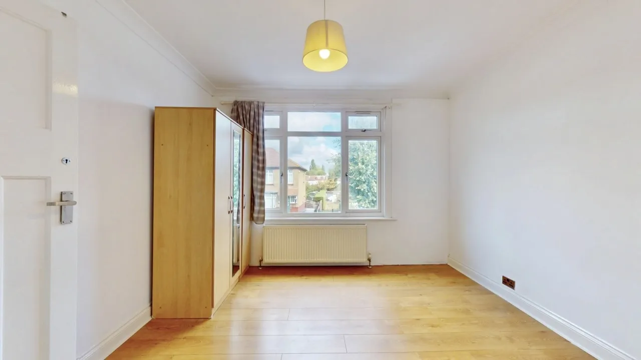Kings Avenue, Greenford, UB6, photo 16