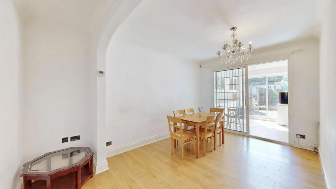 Kings Avenue, Greenford, UB6, photo 7