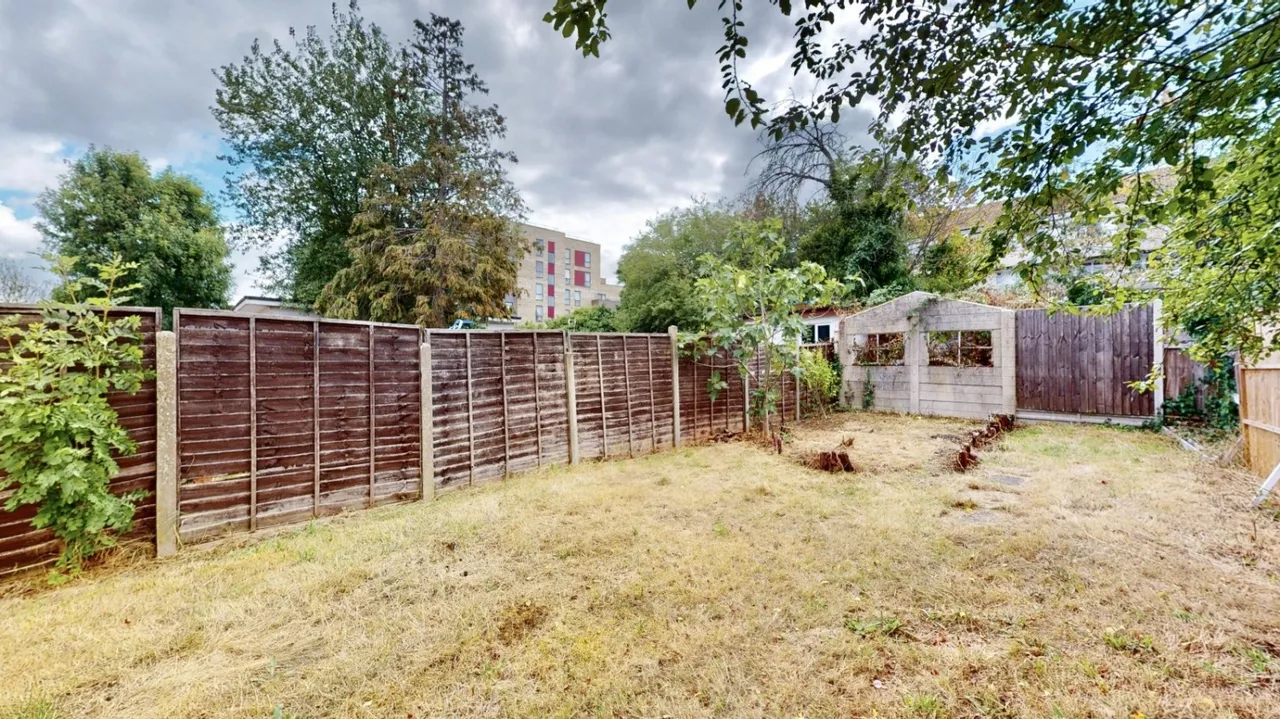 Kings Avenue, Greenford, UB6, photo 23