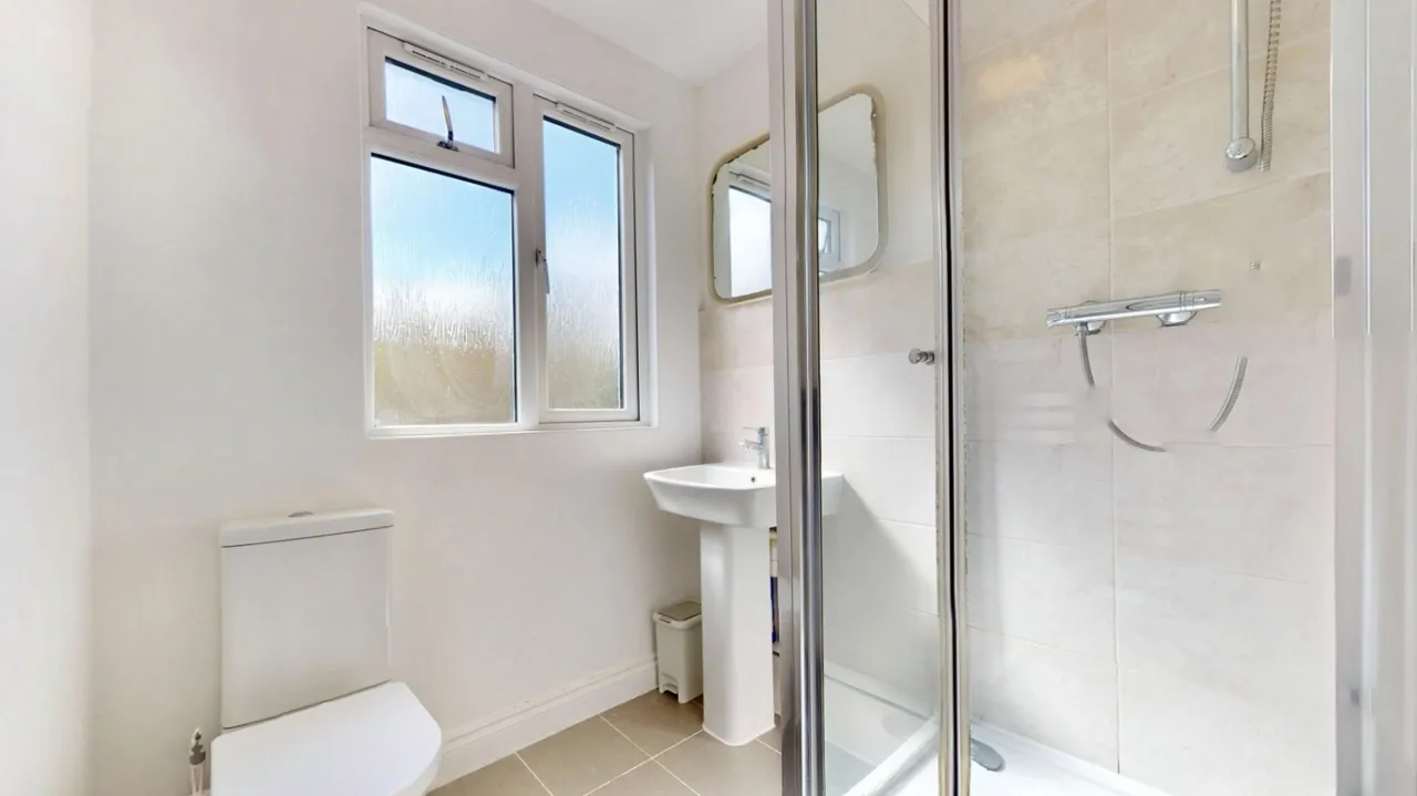 Kings Avenue, Greenford, UB6, photo 20