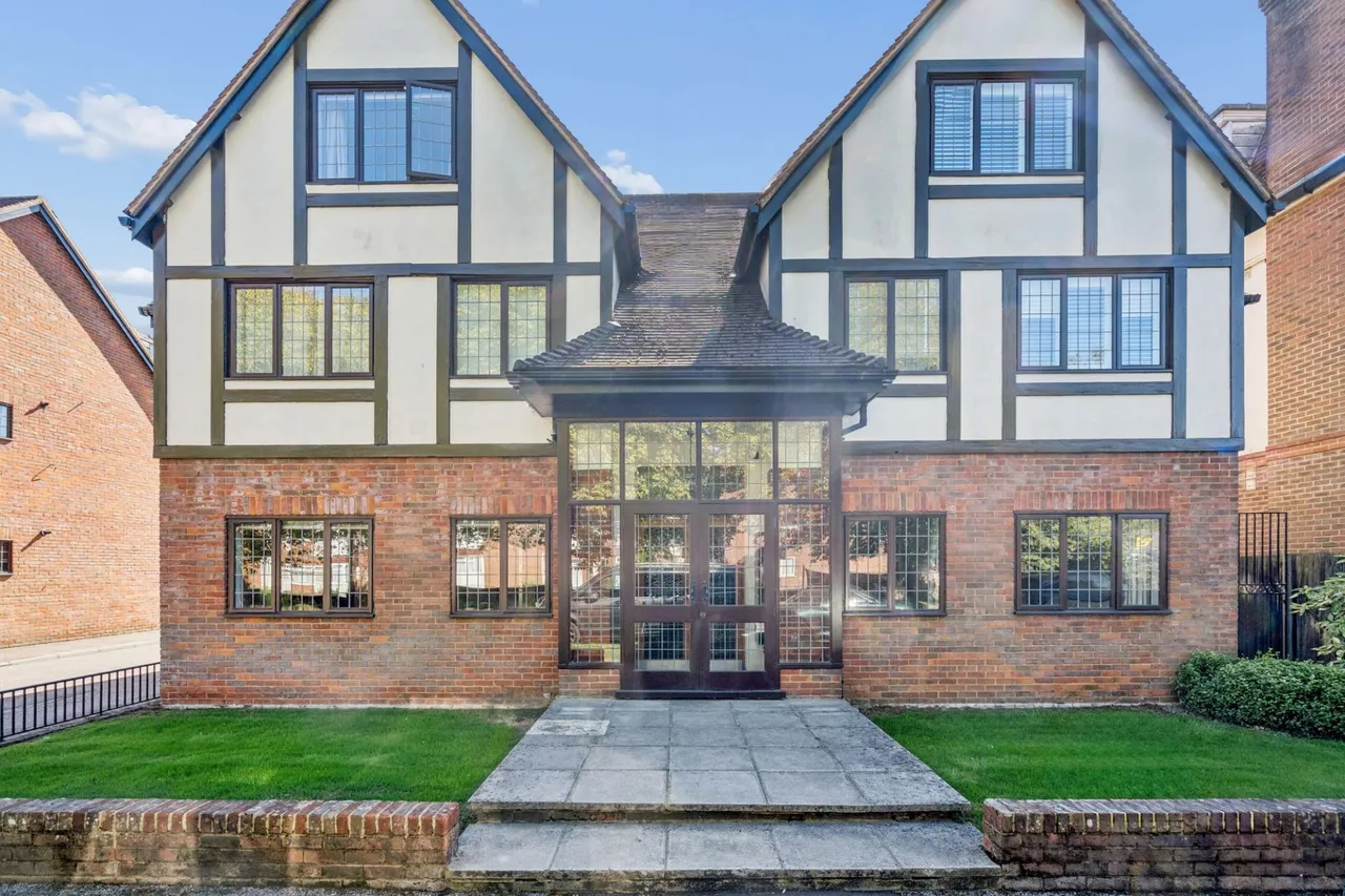 Warwick Road, HP9, photo 14