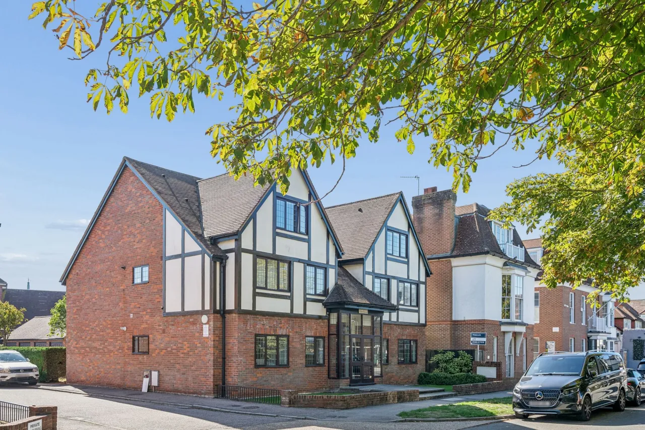 Warwick Road, HP9, photo 15