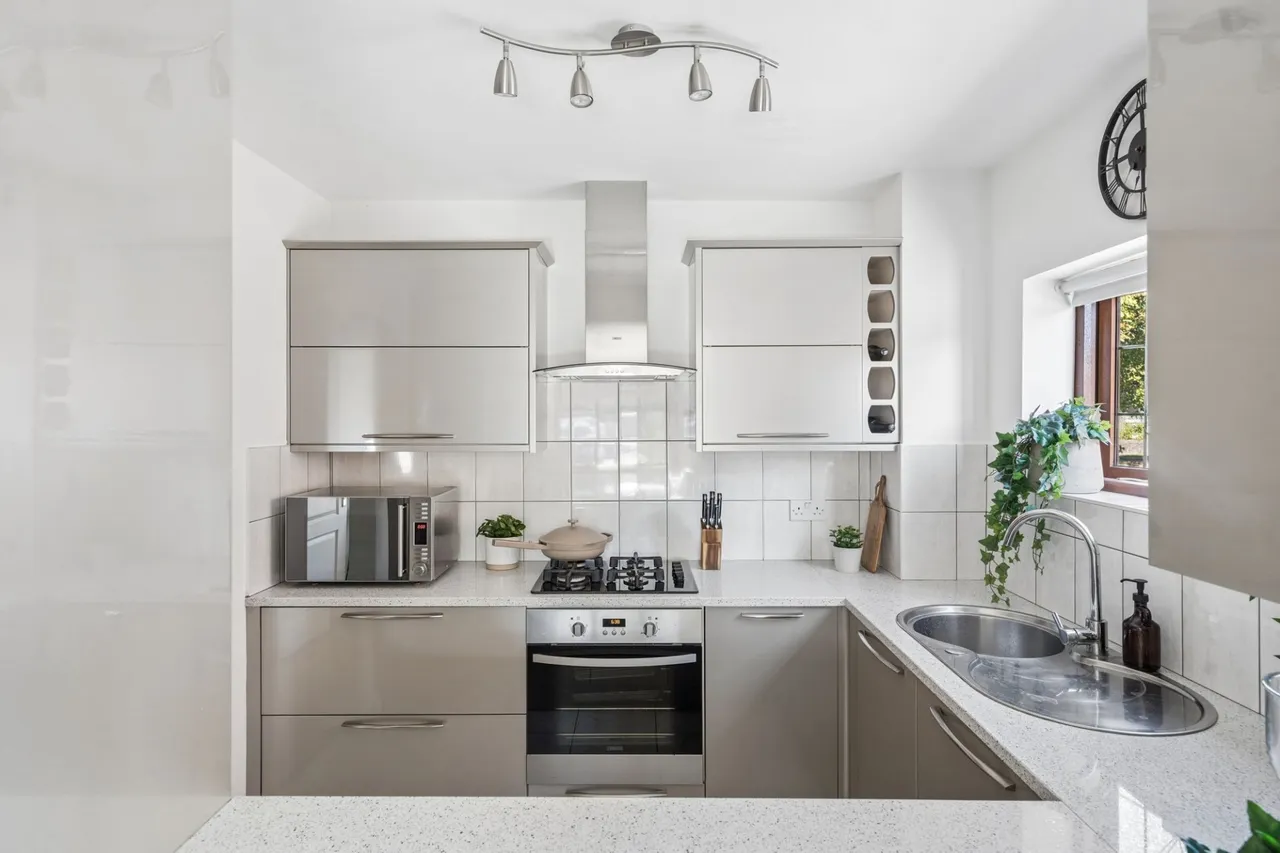 Warwick Road, HP9, photo 6