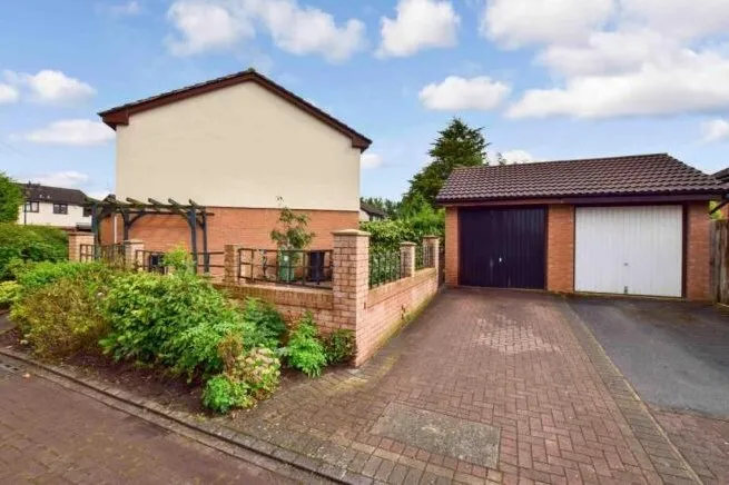 Plover Drive Broadheath, Altrincham WA14 5NW, photo 9