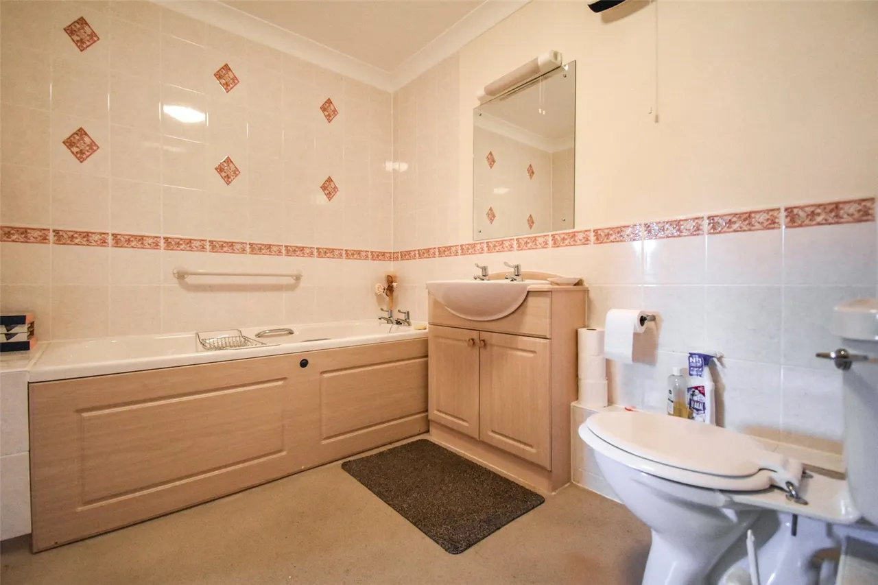 Windsor Way, Aldershot, Hampshire, GU11 1HZ, photo 12