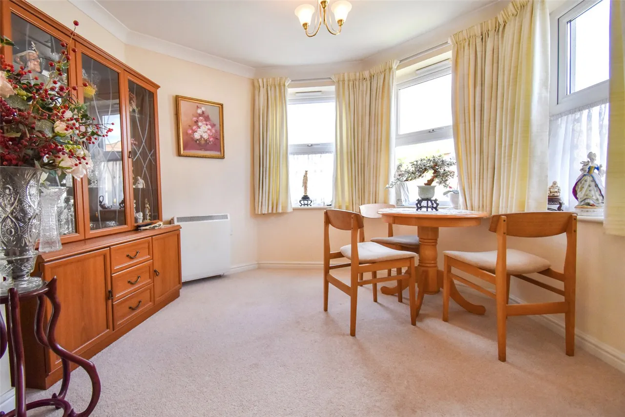 Windsor Way, Aldershot, Hampshire, GU11 1HZ, photo 7