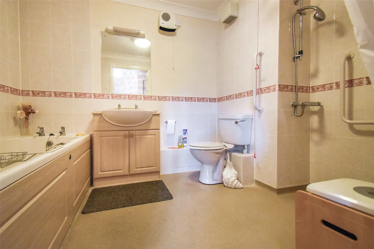 Windsor Way, Aldershot, Hampshire, GU11 1HZ, photo 14