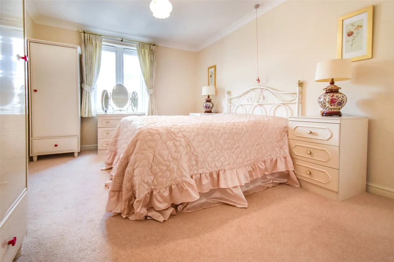 Windsor Way, Aldershot, Hampshire, GU11 1HZ, photo 13